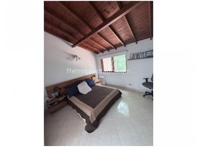 Casa de 4 alcobas en venta en Loma Del Escobero, Envigado, 250 m² · foto 14 de 17