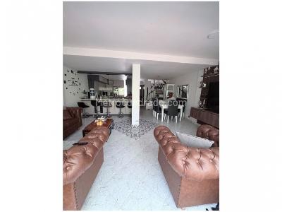 Casa de 4 alcobas en venta en Loma Del Escobero, Envigado, 250 m² · foto 3 de 17