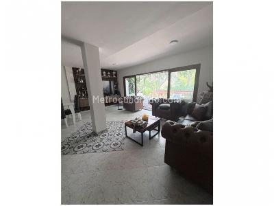 Casa de 4 alcobas en venta en Loma Del Escobero, Envigado, 250 m² · foto 5 de 17