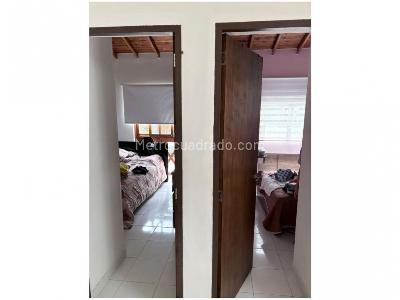 Casa de 4 alcobas en venta en Loma Del Escobero, Envigado, 250 m² · foto 8 de 17