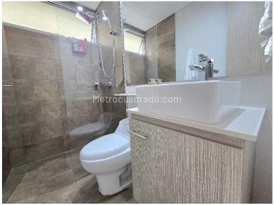 Apartamento de 3 alcobas en venta en Loma Del Chocho, Envigado, 169 m² · foto 13 de 15