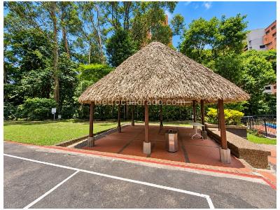 Apartamento de 3 alcobas en venta en Oviedo, Medellín, 154 m² · foto 19 de 20
