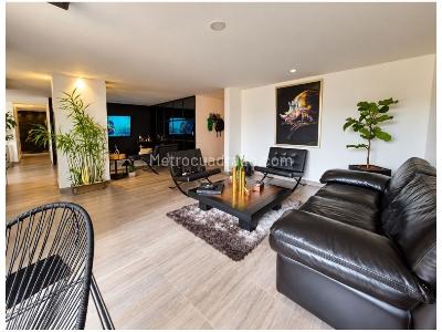 Apartamento de 3 alcobas en venta en Oviedo, Medellín, 154 m² · foto 3 de 20