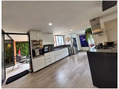 Apartamento de 3 alcobas en venta en Oviedo, Medellín, 154 m² · foto 8 de 20