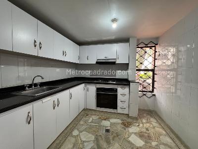 Casa de 4 alcobas en venta en Santa Anita, Cali, 228 m² · foto 4 de 19