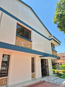 Casa de 4 alcobas en venta en Santa Anita, Cali, 228 m² · foto 3 de 19
