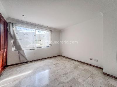 Apartamento de 3 alcobas en venta en Centenario, Cali, 152 m² · foto 18 de 20