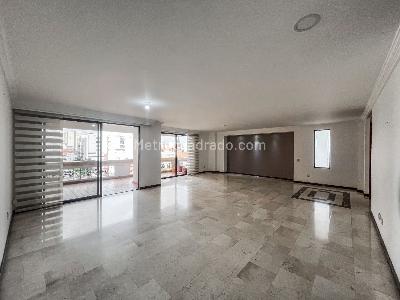 Apartamento de 3 alcobas en venta en Centenario, Cali, 152 m² · foto 2 de 20