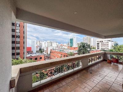 Apartamento de 3 alcobas en venta en Centenario, Cali, 152 m² · foto 3 de 20