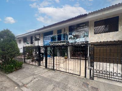 Casa de 4 alcobas en venta en El Limonar, Cali, 250 m² · foto 2 de 20