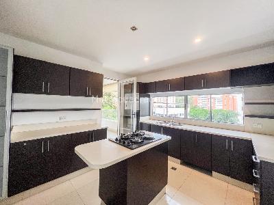 Apartamento de 3 alcobas en venta en Normandia, Cali, 268 m² · foto 7 de 20