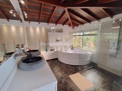 Casa de 4 alcobas en venta en Las Lomitas, Sabaneta, 350 m² · foto 15 de 20