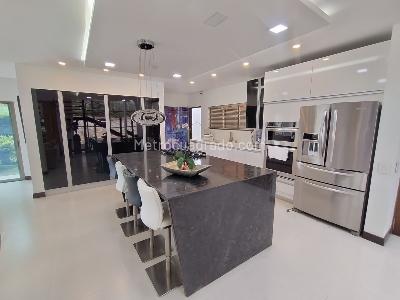 Casa de 4 alcobas en venta en Las Lomitas, Sabaneta, 350 m² · foto 6 de 20