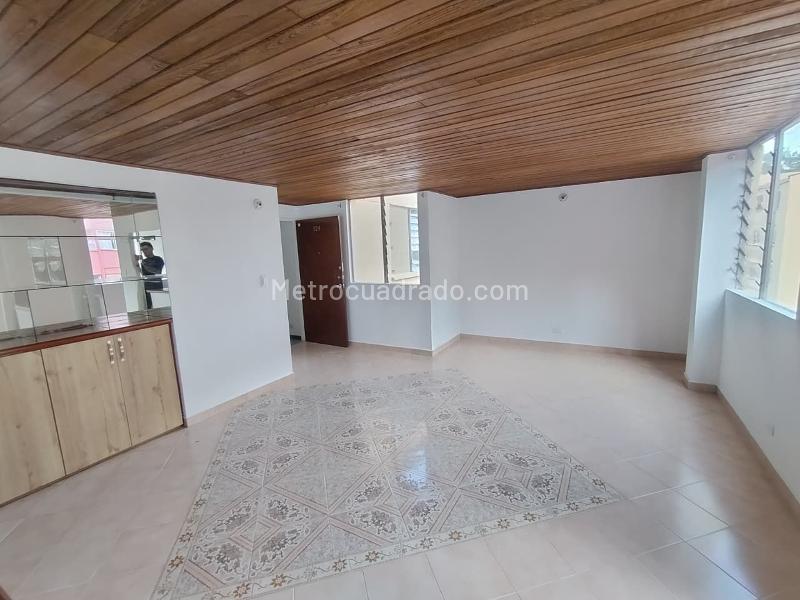 Apartamento Amplio de 4 Alcobas en Calasanz Parte Baja - 4