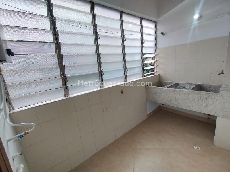 Apartamento Amplio de 4 Alcobas en Calasanz Parte Baja - 5