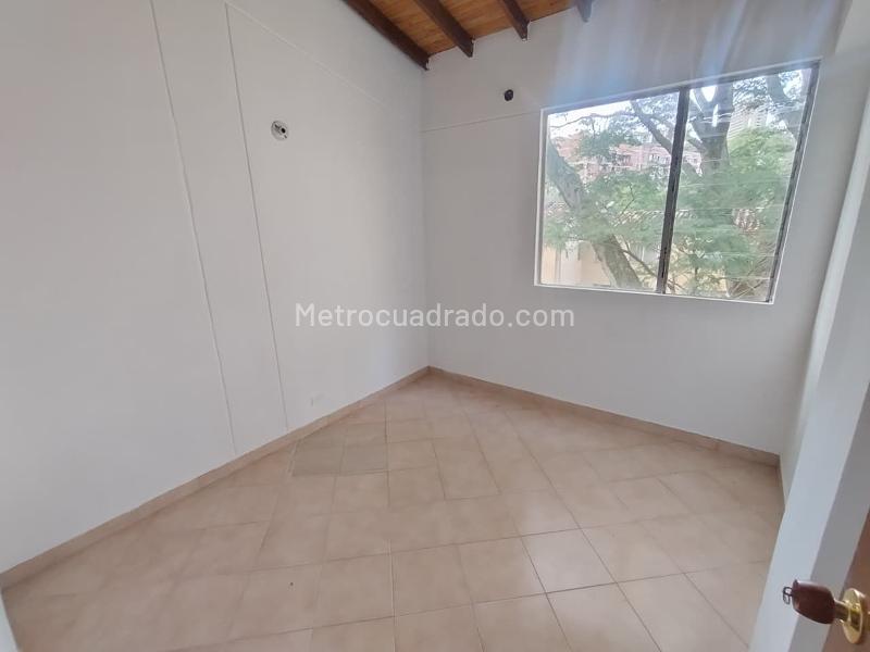 Apartamento Amplio de 4 Alcobas en Calasanz Parte Baja - 7