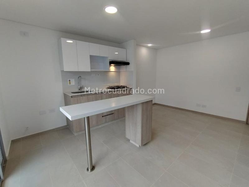 Apartamento nuevo de 3 alcobas en arriendo en Sabaneta (Loma de San José) - 2