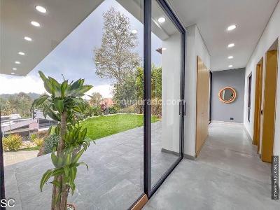 Casa en venta en Loma Del Escobero, Envigado · foto 12 de 20