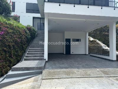 Casa en venta en Loma Del Escobero, Envigado · foto 2 de 20