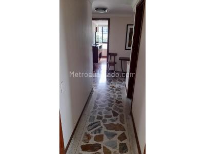 Apartamento de 3 alcobas en venta en El Poblado, Medellín, 155 m² · foto 2 de 10