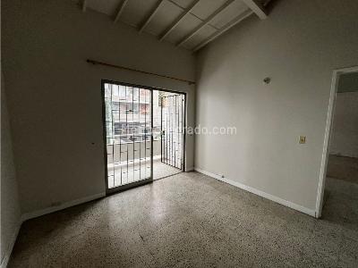 Casa de 4 alcobas en arriendo en Conquistadores, Medellín, 300 m² · foto 12 de 13