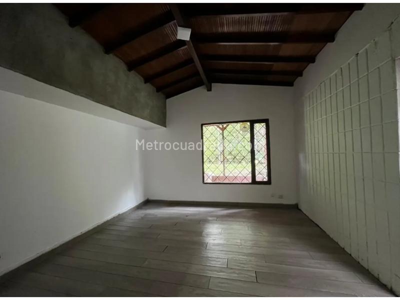 Casa comercial de 5 Alcobas en ubicación premium en El Poblado