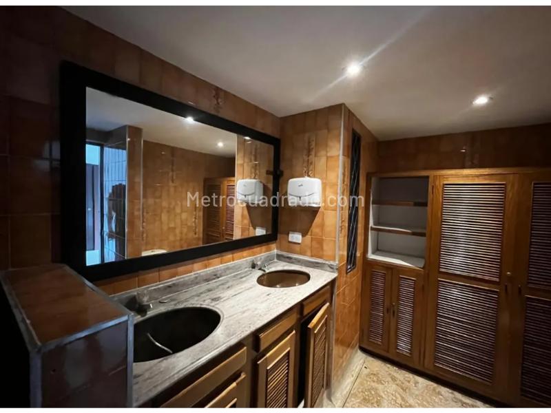 Commercial 5BR House in Prime El Poblado Location - 7