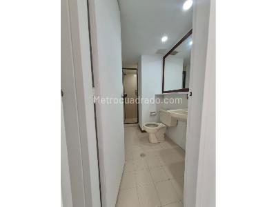 Apartamento de 3 alcobas en venta en Poblado Medellin, Medellín, 84 m² · foto 6 de 7