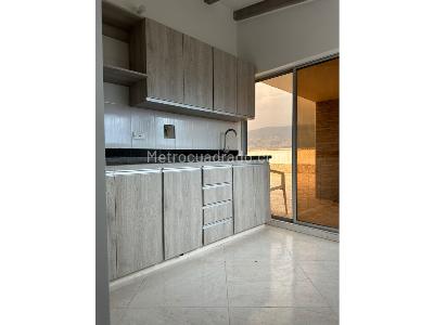 Apartamento de 3 alcobas en venta en Belen Rosales, Medellín, 215 m² · foto 14 de 16