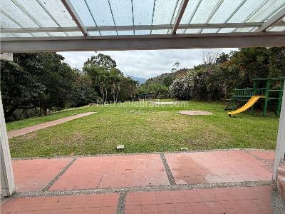 Casa de 5 alcobas en venta en Belvedere, Medellín · foto 8 de 20
