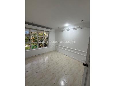 Casa de 5 alcobas en venta en Belvedere, Medellín · foto 10 de 20