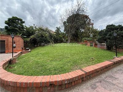 Casa de 5 alcobas en venta en Belvedere, Medellín · foto 11 de 20