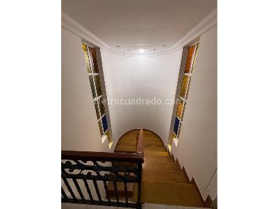Casa de 5 alcobas en venta en Belvedere, Medellín · foto 18 de 20