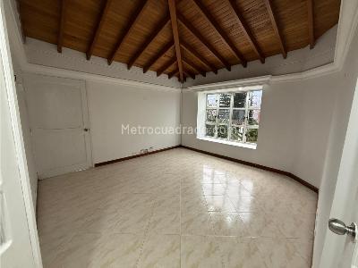 Casa de 5 alcobas en venta en Belvedere, Medellín · foto 19 de 20