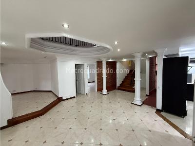 Casa de 5 alcobas en venta en Belvedere, Medellín · foto 20 de 20