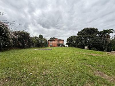 Casa en arriendo en Belvedere, Medellín · foto 3 de 20
