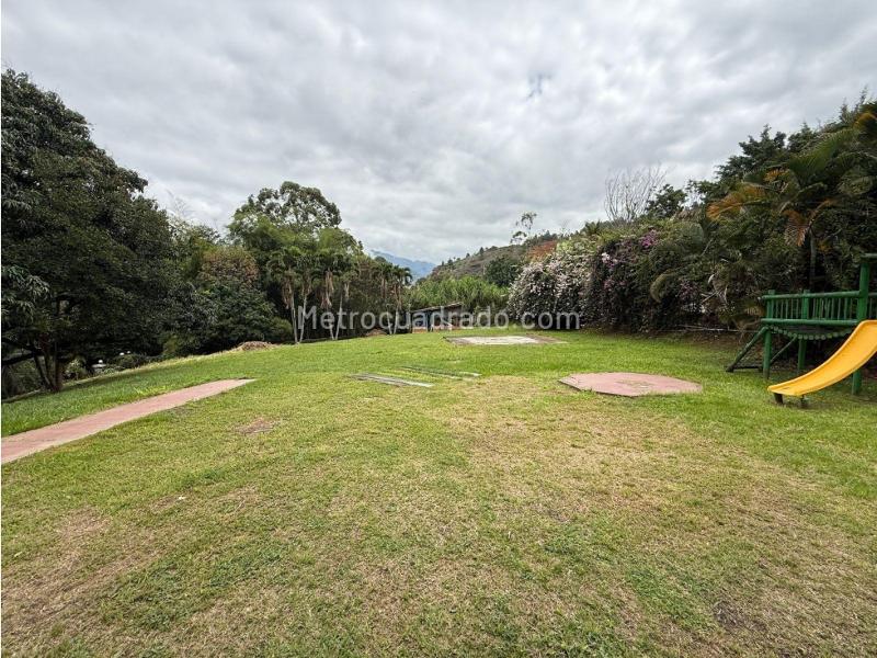 Casa Amplia de 5 Alcobas en Belvedere - 2