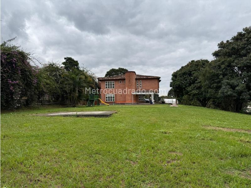 Casa Amplia de 5 Alcobas en Belvedere - 4