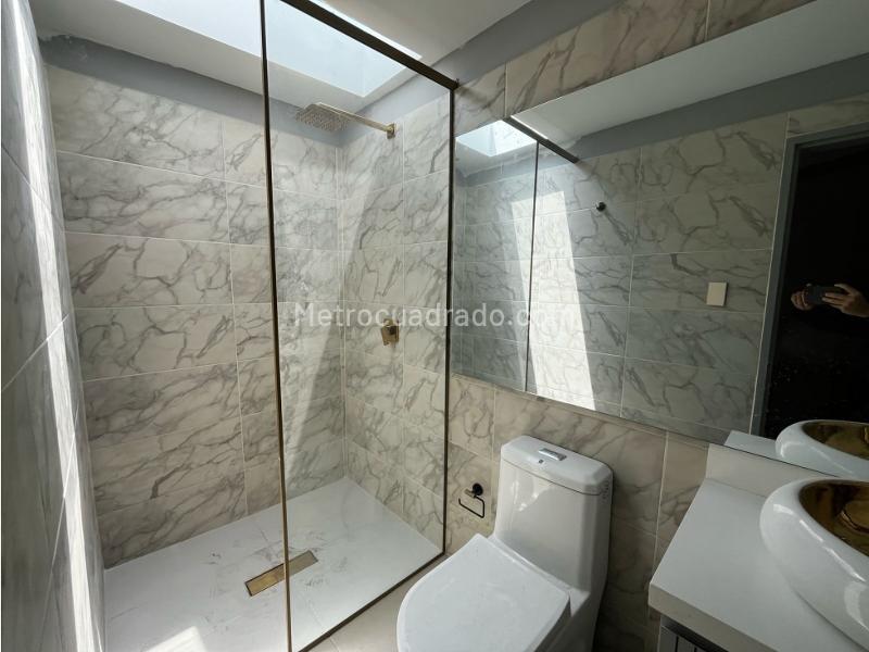 Stylish 4BR House with Garden in La Floresta - 7