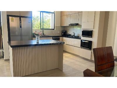 Casa de 4 alcobas en venta en Copacabana, Medellín · foto 3 de 5