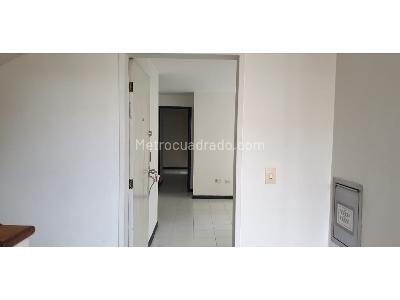 Apartamento de 2 alcobas en arriendo en Poblado Medellin, Medellín, 65 m² · foto 2 de 13