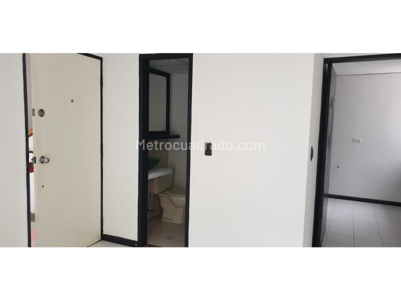 Apartamento en Alquiler de 2 Alcobas en Loma del Indio - 3