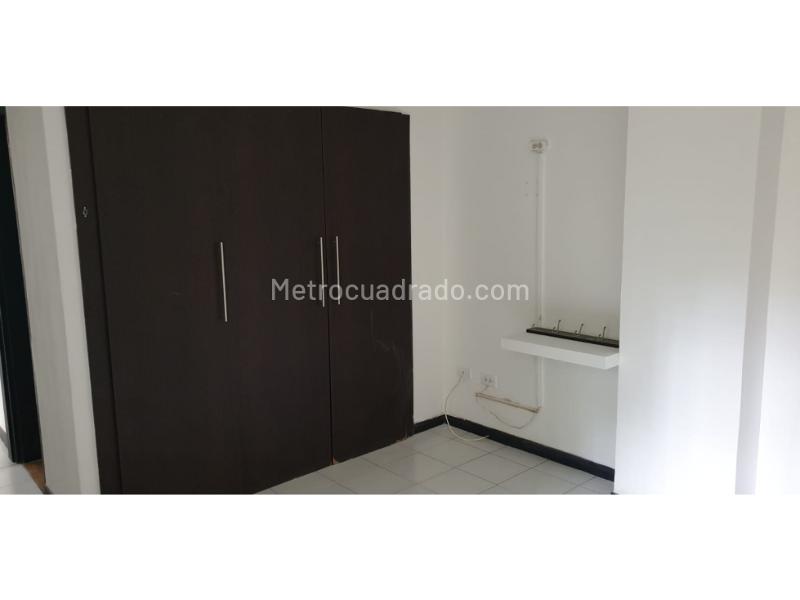 Apartamento en Alquiler de 2 Alcobas en Loma del Indio - 4