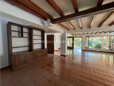Casa de 3 alcobas en venta en Lomas Las Brujas, Envigado, 480 m² · foto 1 de 5