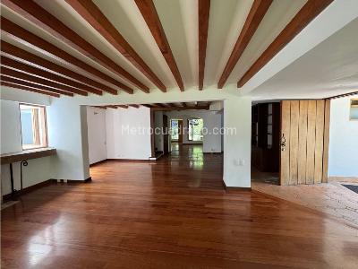 Casa de 3 alcobas en venta en Lomas Las Brujas, Envigado, 480 m² · foto 2 de 5