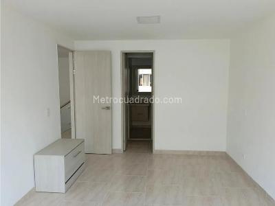 Apartamento de 3 alcobas en venta en Belen Santa Gema, Medellín, 117 m² · foto 3 de 20