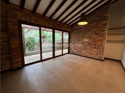 Casa de 5 alcobas en arriendo en Loma Las Brujas Envigado, Medellín, 700 m² · foto 8 de 14