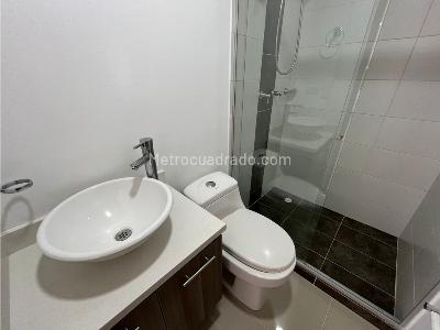 Apartamento de 2 alcobas en arriendo en Envigado, Envigado, 88 m² · foto 2 de 18