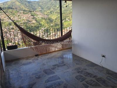 Casa de 3 alcobas en venta en Buenos Aires, Medellín, 580 m² · foto 2 de 20