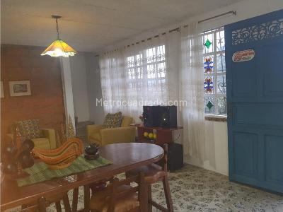 Casa de 3 alcobas en venta en Buenos Aires, Medellín, 580 m² · foto 15 de 20